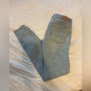 American Eagle size 0 super skinny distrssed jeans